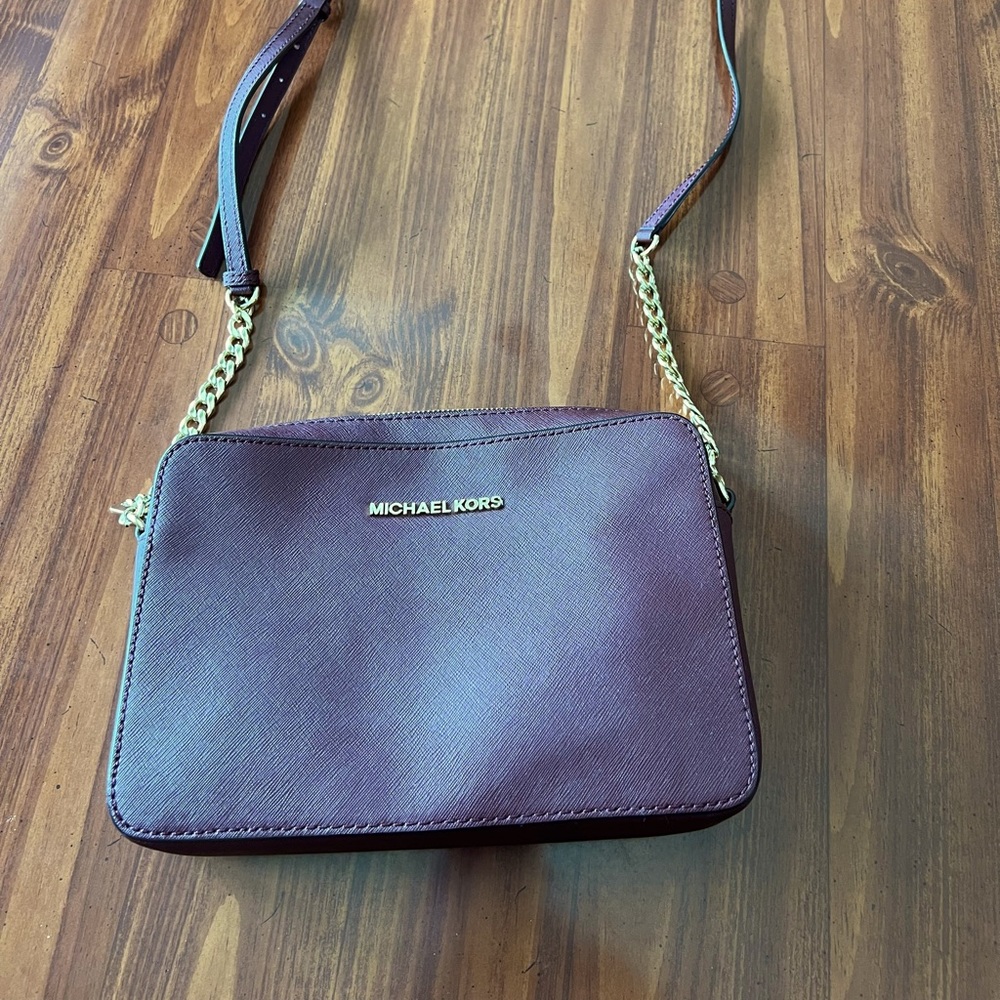 Michael Kors burgundy crossbody. Great condition.